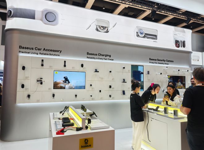 2025：不甘只做配件纷纷跨界成主角mg不朽情缘安克绿联倍思狂卷IFA(图4)