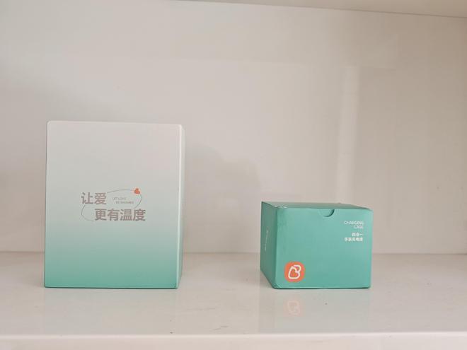 hug宝护光X8青少年电话手表之体验不朽情缘网站可换电操作续航不断Bae(图8)