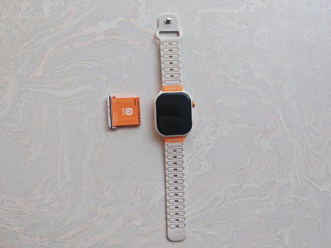 hug宝护光X8青少年电话手表之体验不朽情缘网站可换电操作续航不断Bae(图12)